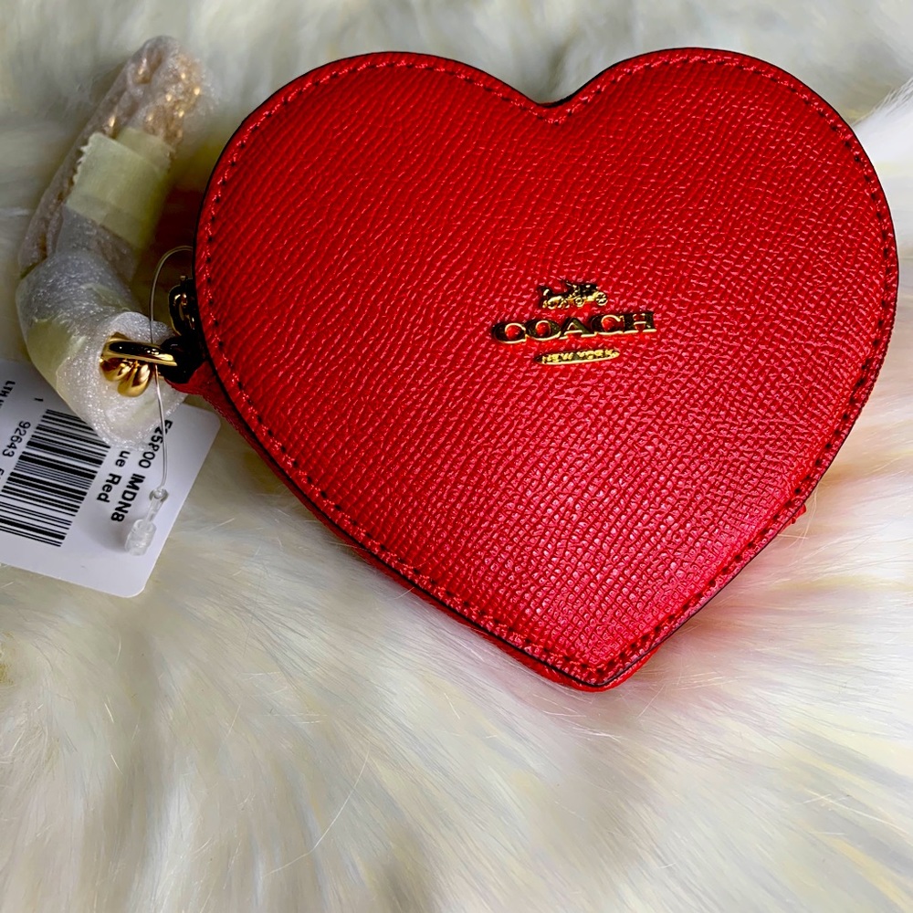 ❤️ Coach Red Heart Chain Coin Case
